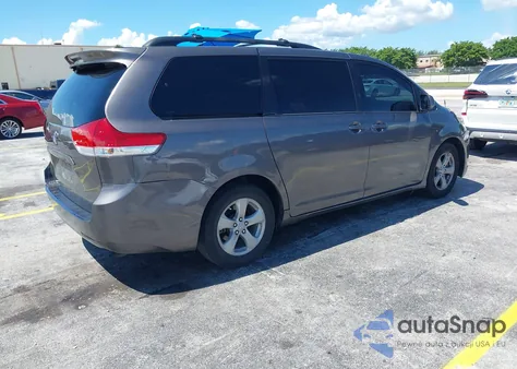 2011 Toyota Sienna Le V6 из США, поврежденный, VIN 5TDKK3DC4BS137953